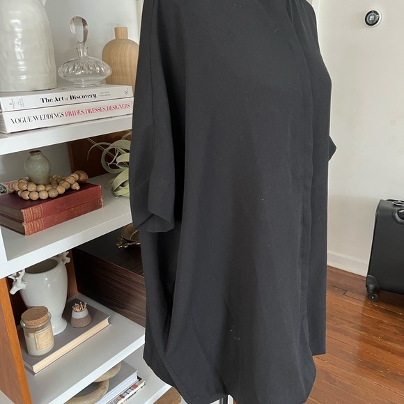 Aritzia Babaton black tunic blouse in size XS - Picture 2 of 6